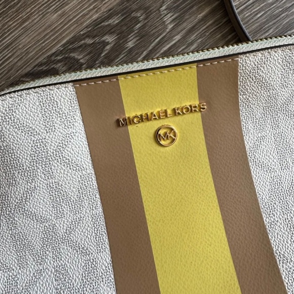 Michael Kors Purse - Picture 2 of 6